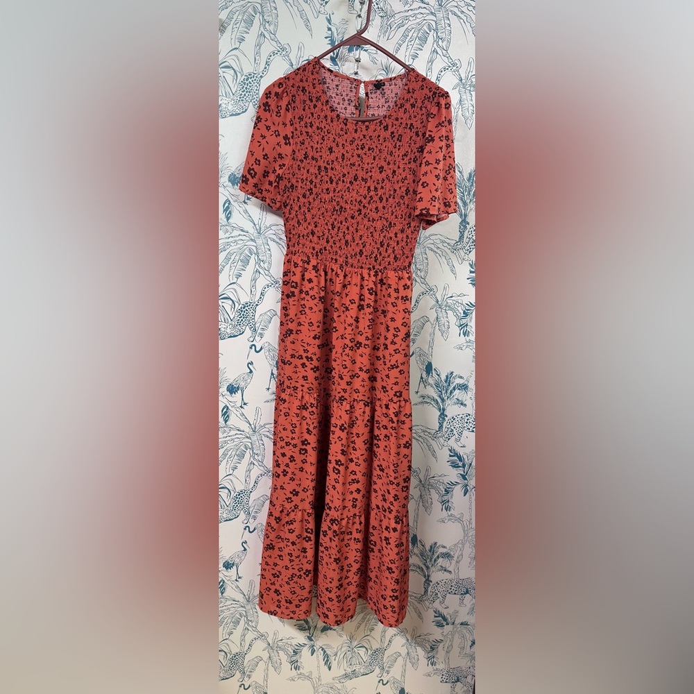 Chic Red Patterned Midi Dress